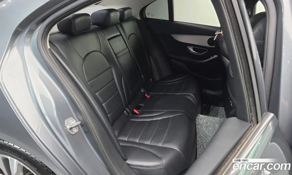 Mercedes-Benz C 220 4MATIC HEAD UP/AMG LINE/360CAM/PANORAMA, снимка 14 - Автомобили и джипове - 55143916