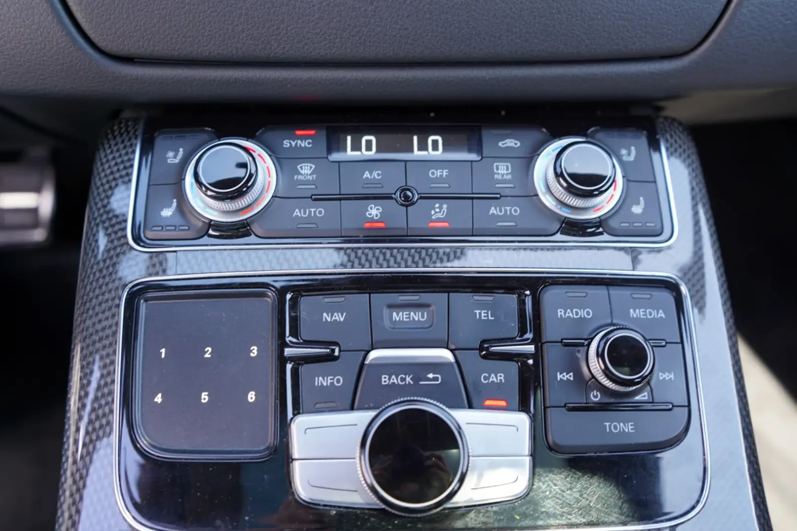 Audi S8 Bang&olufsen surround/ обдухване/ масажи/360 камер, снимка 14 - Автомобили и джипове - 55432612