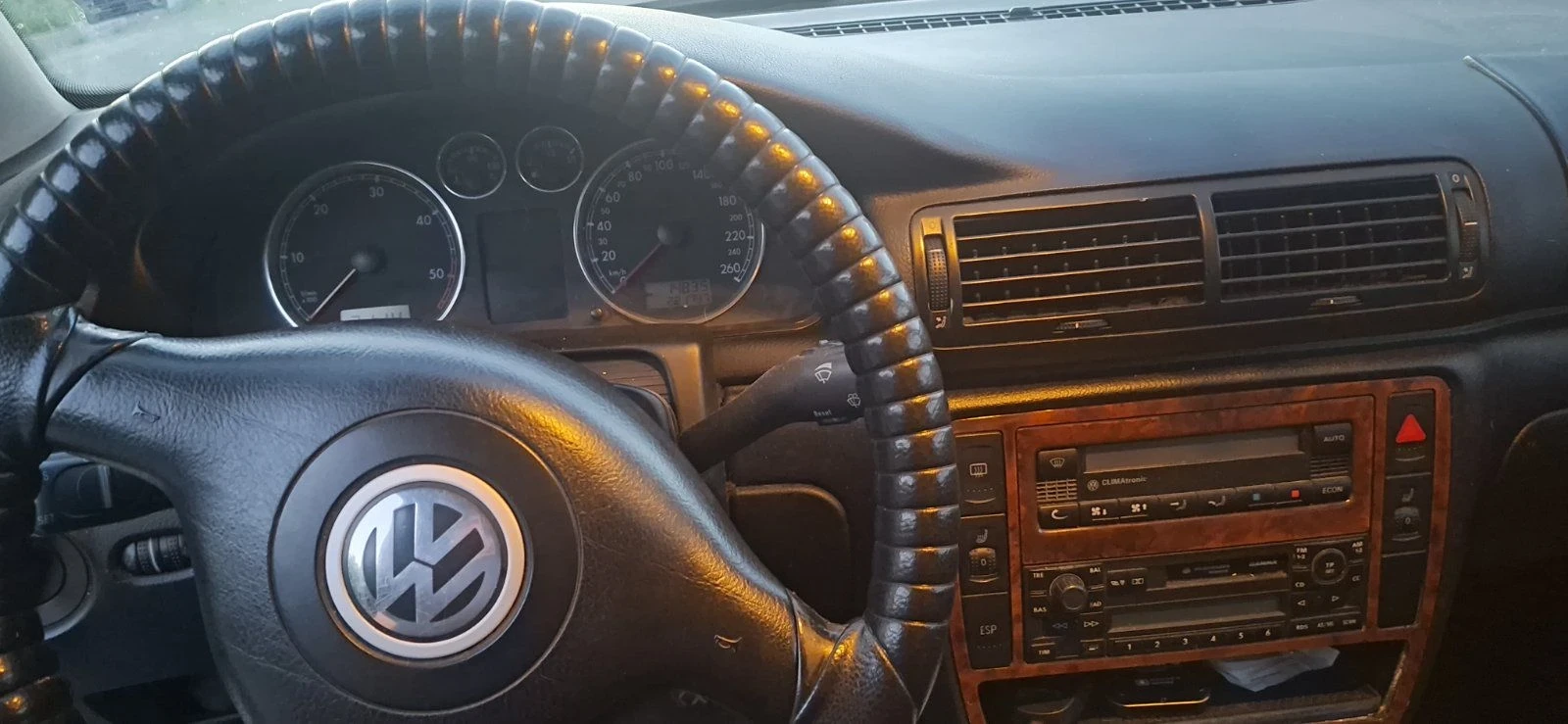 VW Passat, снимка 5 - Автомобили и джипове - 55770405