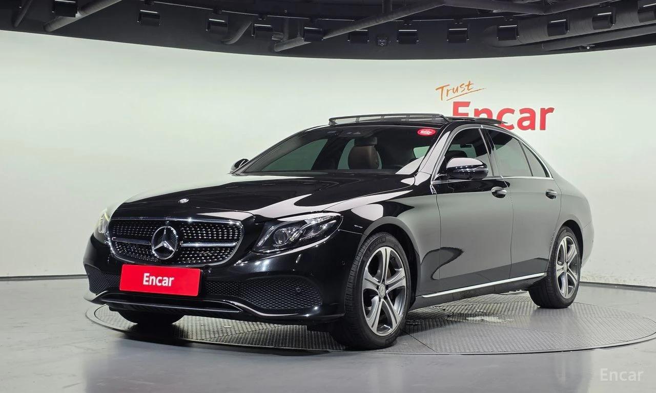 Mercedes-Benz E 300 ДИГИТАЛНО* ТАБЛО* ПАНОРАМА* ПОДГРЕВ* КАМЕРА* 
