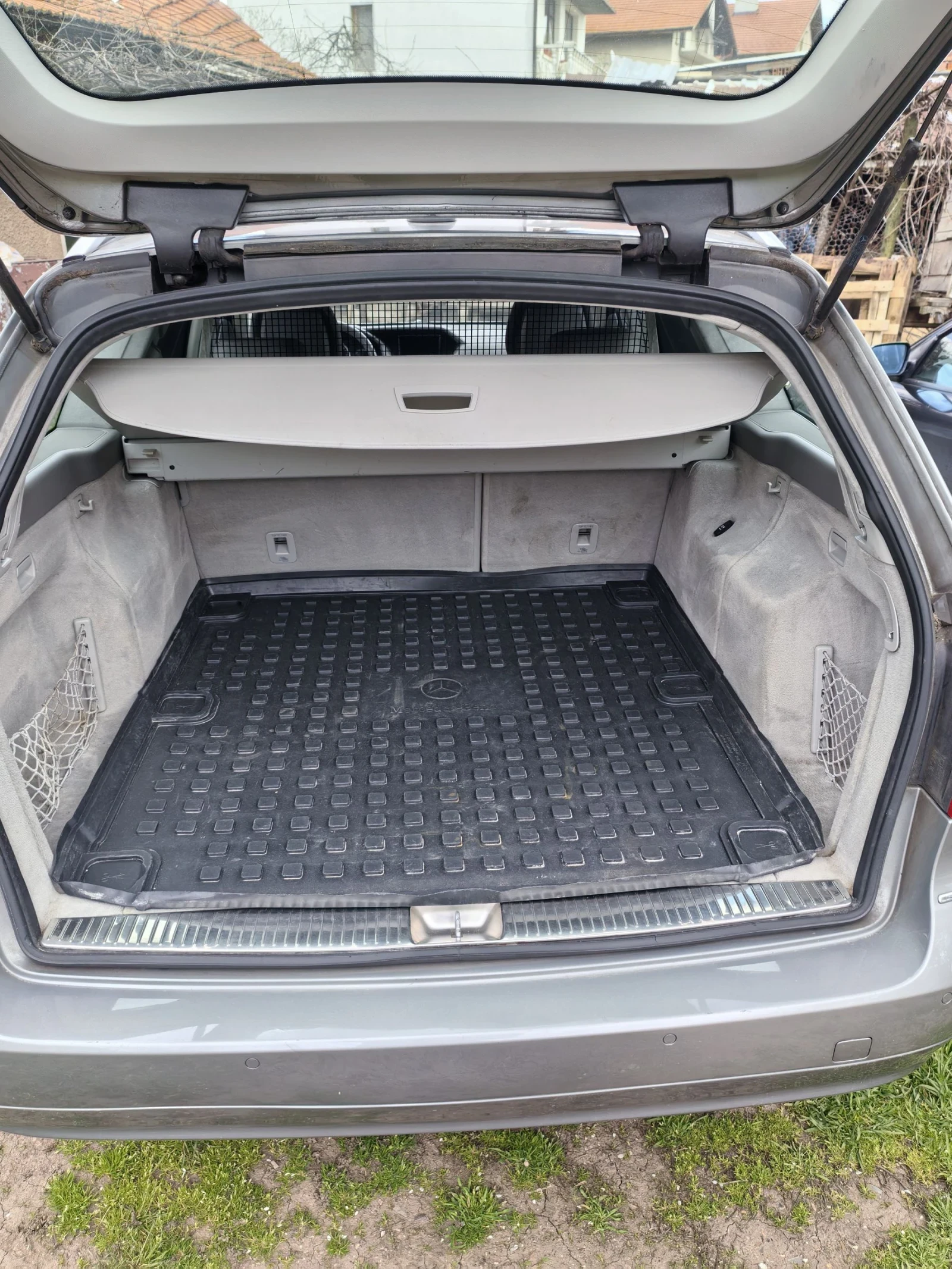Mercedes-Benz E 300 Хибрид, снимка 16 - Автомобили и джипове - 56357605
