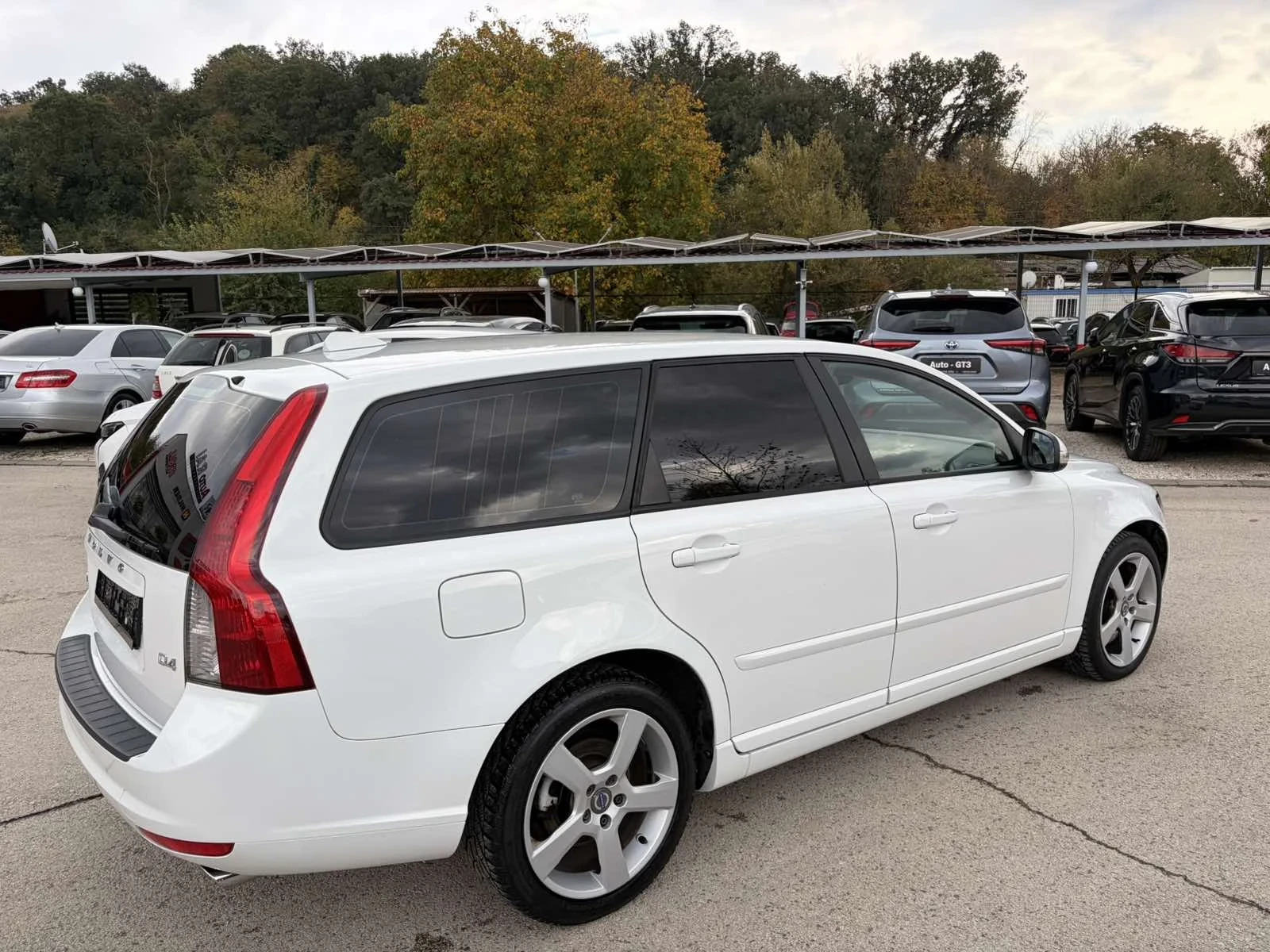 Volvo V50 D4 177к.с AUTOMATIC, снимка 4 - Автомобили и джипове - 56512487