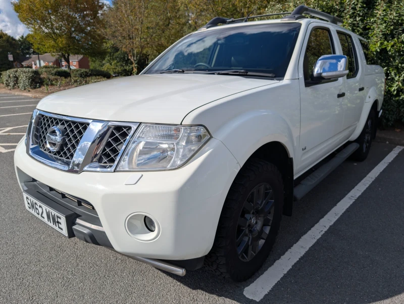 Nissan Navara, снимка 4 - Автомобили и джипове - 51891161