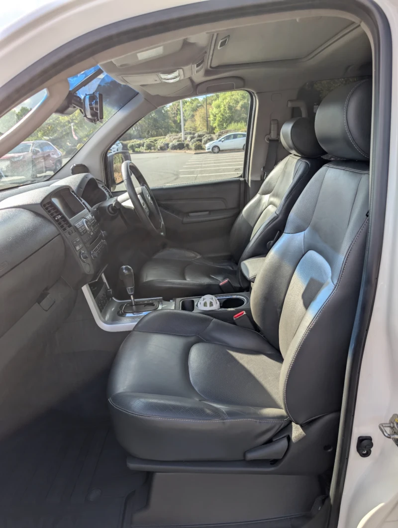 Nissan Navara, снимка 10 - Автомобили и джипове - 51891161