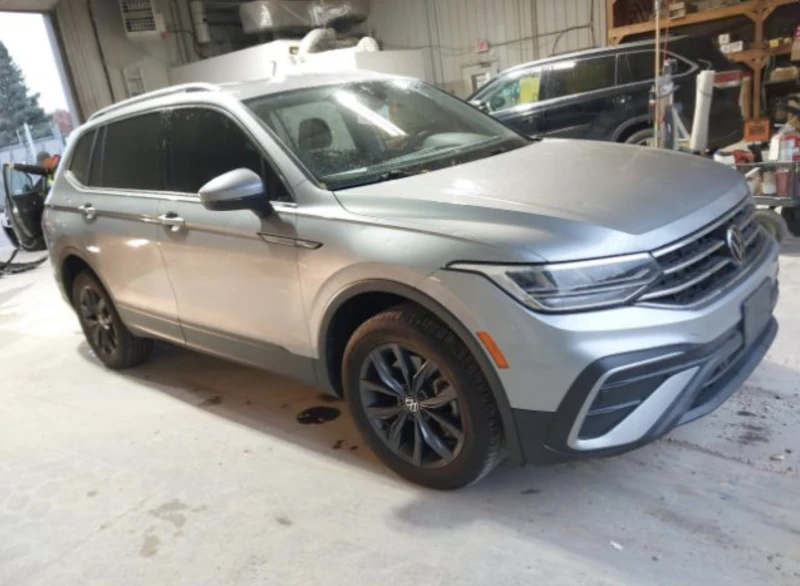 VW Tiguan 2.0T| SE| 4x4, снимка 2 - Автомобили и джипове - 52911037