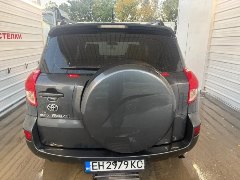 Toyota Rav4 2.2 dcat, снимка 11 - Автомобили и джипове - 53110382