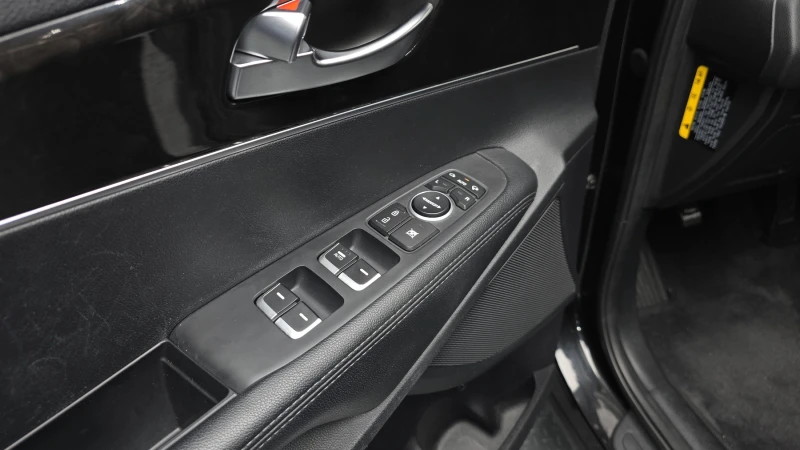 Kia Sorento 2.0 CRDI / АВТОМАТИК / СЕРВИЗНА ИСТОРИЯ !!!, снимка 14 - Автомобили и джипове - 53355961