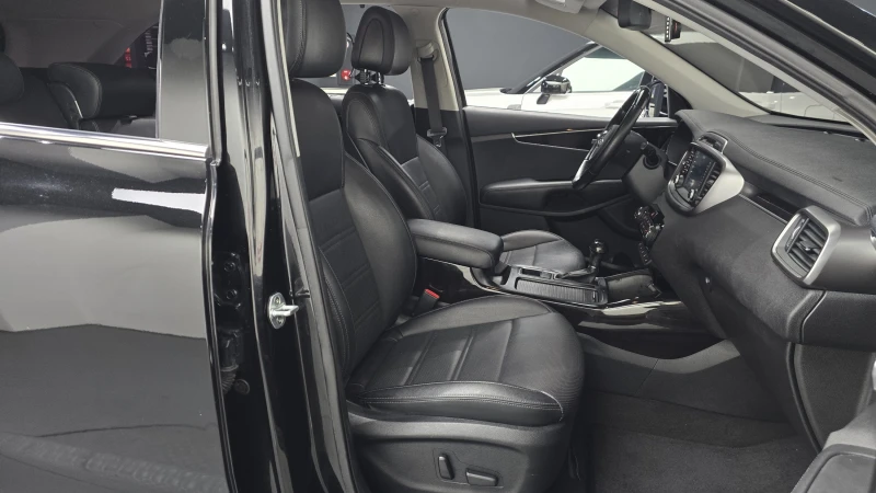 Kia Sorento 2.0 CRDI / АВТОМАТИК / СЕРВИЗНА ИСТОРИЯ !!!, снимка 7 - Автомобили и джипове - 53355961