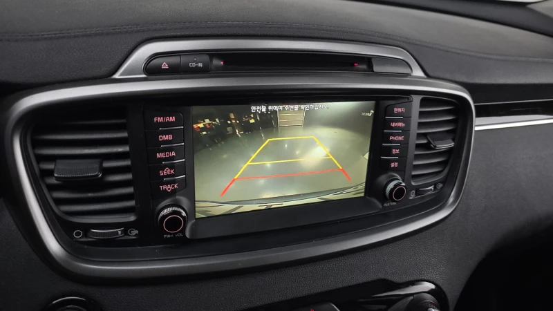 Kia Sorento 2.0 CRDI / АВТОМАТИК / СЕРВИЗНА ИСТОРИЯ !!!, снимка 13 - Автомобили и джипове - 53355961