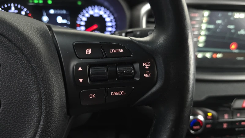 Kia Sorento 2.0 CRDI / АВТОМАТИК / СЕРВИЗНА ИСТОРИЯ !!!, снимка 17 - Автомобили и джипове - 53355961