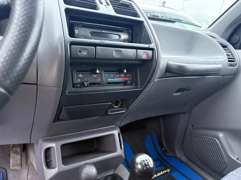 Nissan Terrano, снимка 9 - Автомобили и джипове - 53373741