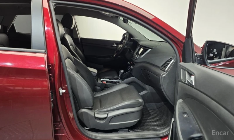 Hyundai Tucson, снимка 11 - Автомобили и джипове - 53559286