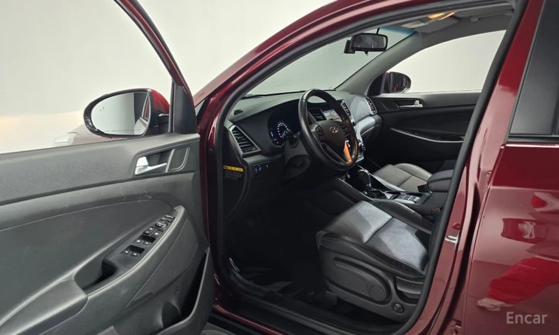 Hyundai Tucson, снимка 10 - Автомобили и джипове - 53559286