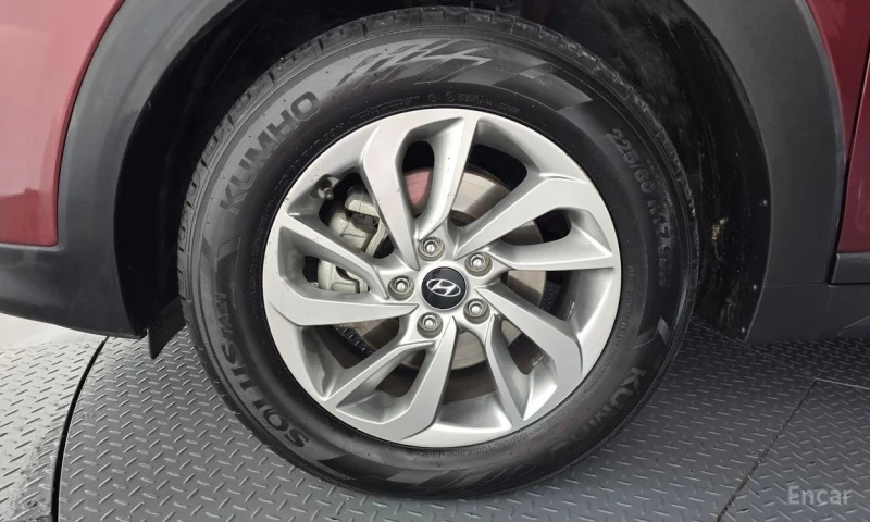 Hyundai Tucson, снимка 5 - Автомобили и джипове - 53559286