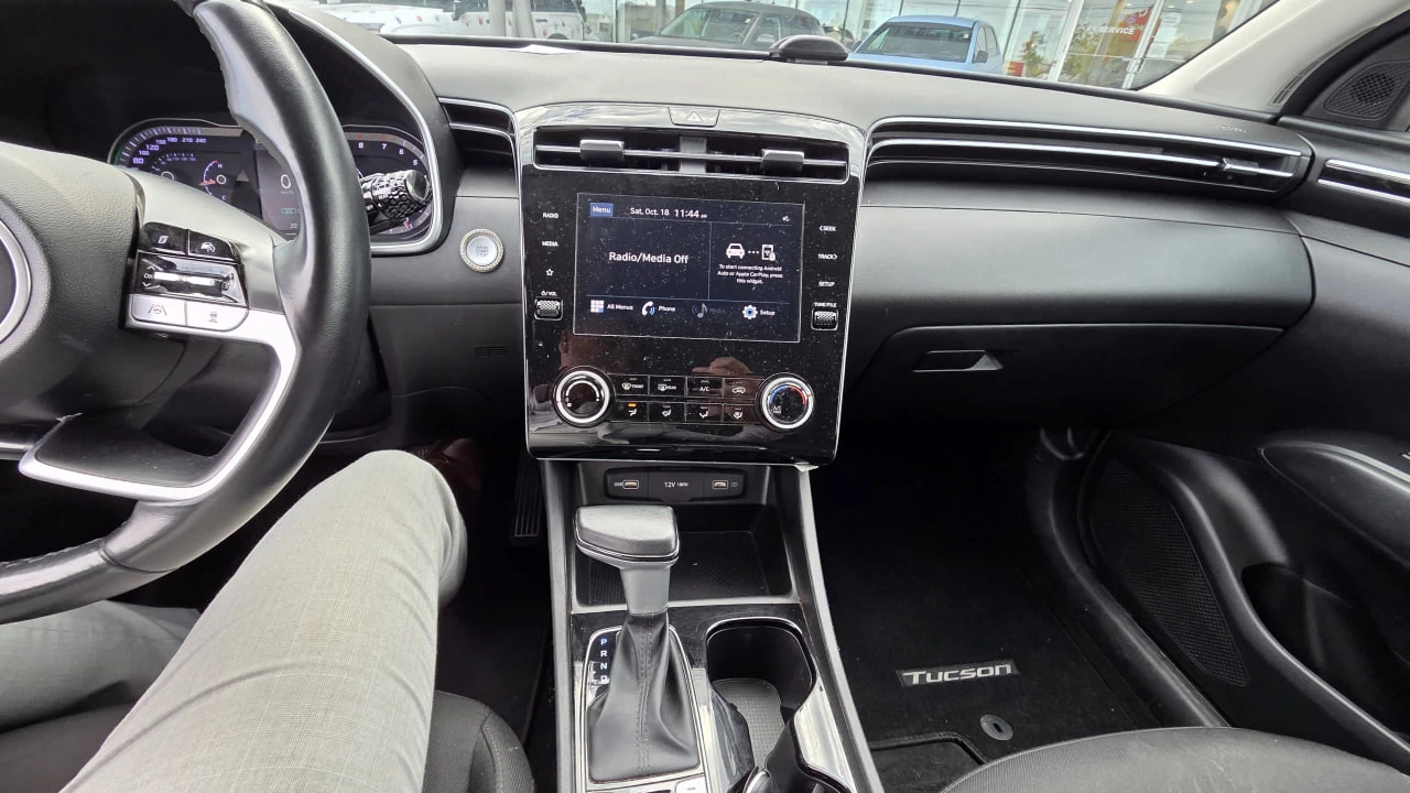 Hyundai Tucson * АВТО КРЕДИТ* ЦЕНА ДО БГ * СЕРВИЗНА ИСТОРИЯ *  - изображение 7