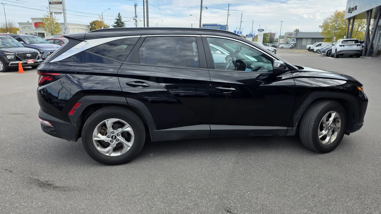 Hyundai Tucson * АВТО КРЕДИТ* ЦЕНА ДО БГ * СЕРВИЗНА ИСТОРИЯ *  - изображение 4