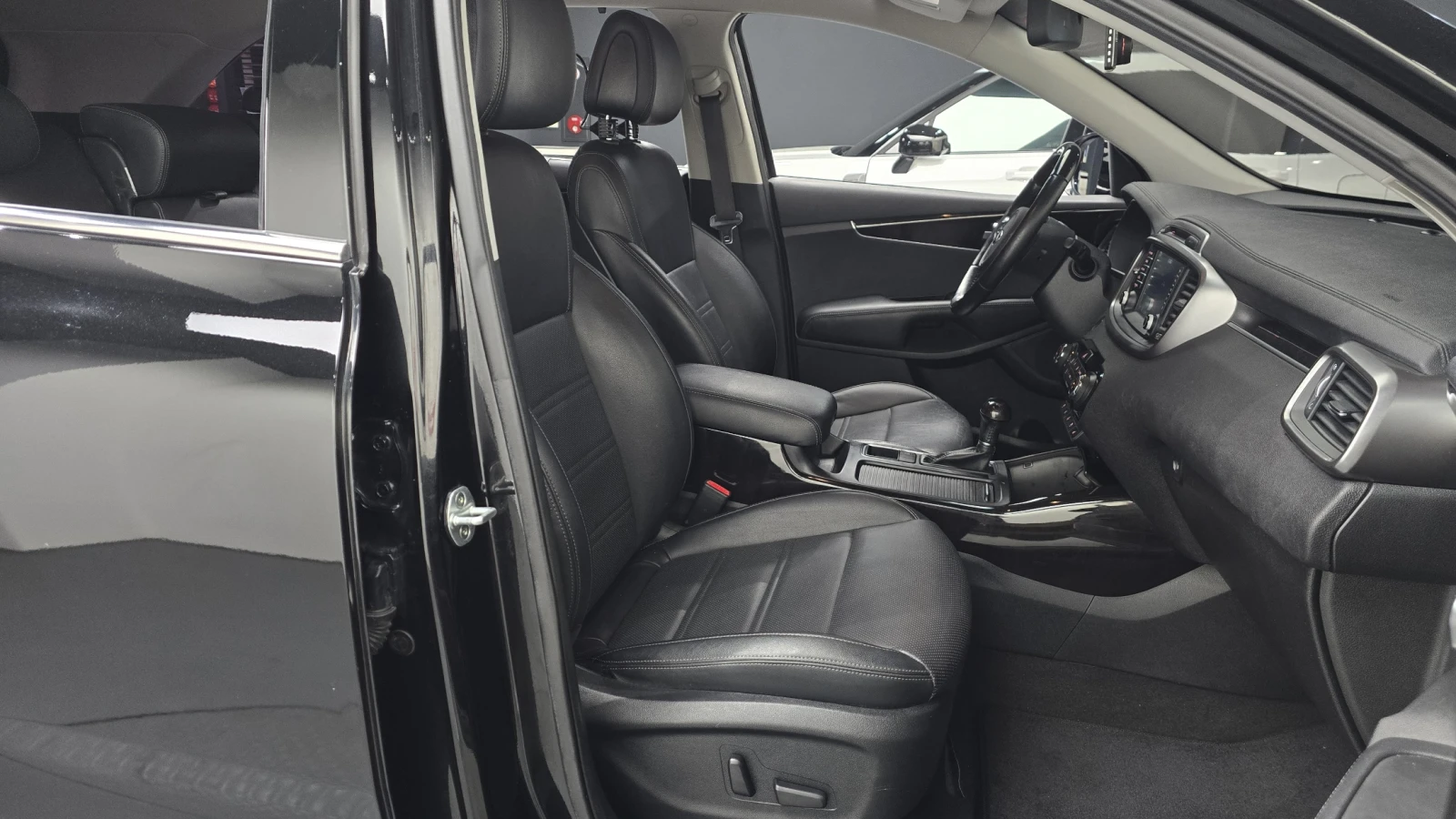 Kia Sorento 2.0 CRDI / АВТОМАТИК / СЕРВИЗНА ИСТОРИЯ !!! - изображение 7