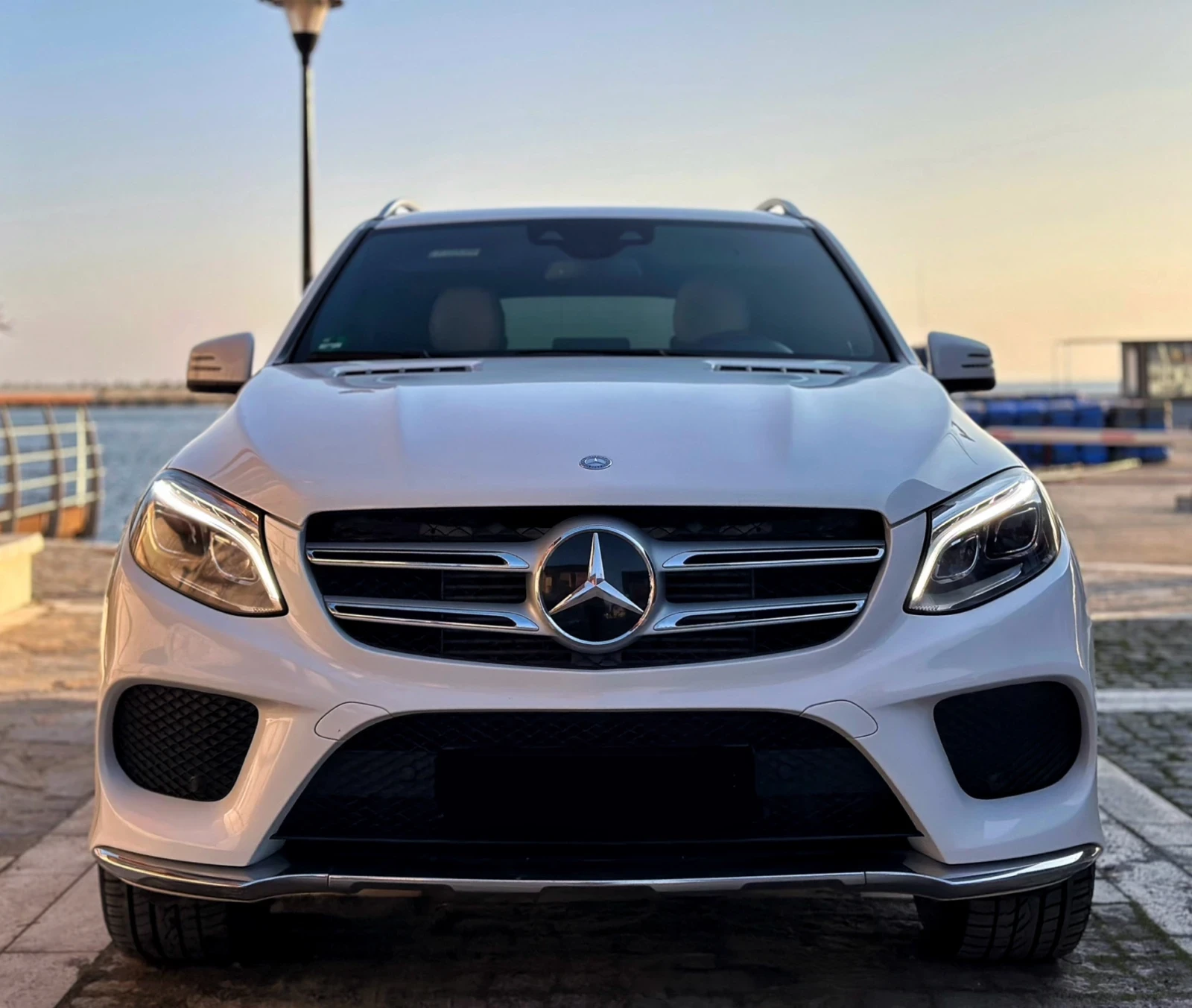 Mercedes-Benz GLE 350 d AMG * * EDITION 1 DESIGNO* * 9G FULL, снимка 2 - Автомобили и джипове - 53979213