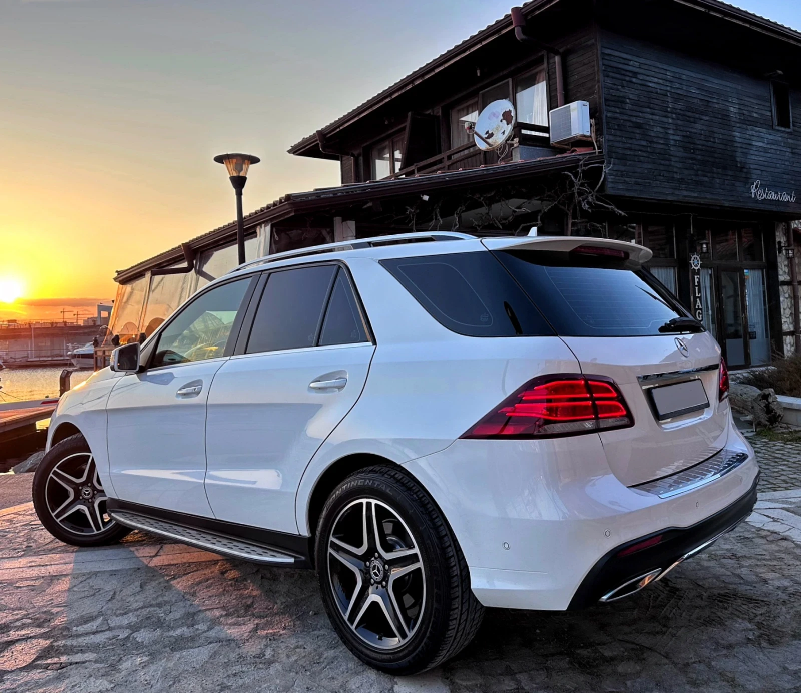 Mercedes-Benz GLE 350 d AMG * * EDITION 1 DESIGNO* * 9G FULL, снимка 7 - Автомобили и джипове - 53979213
