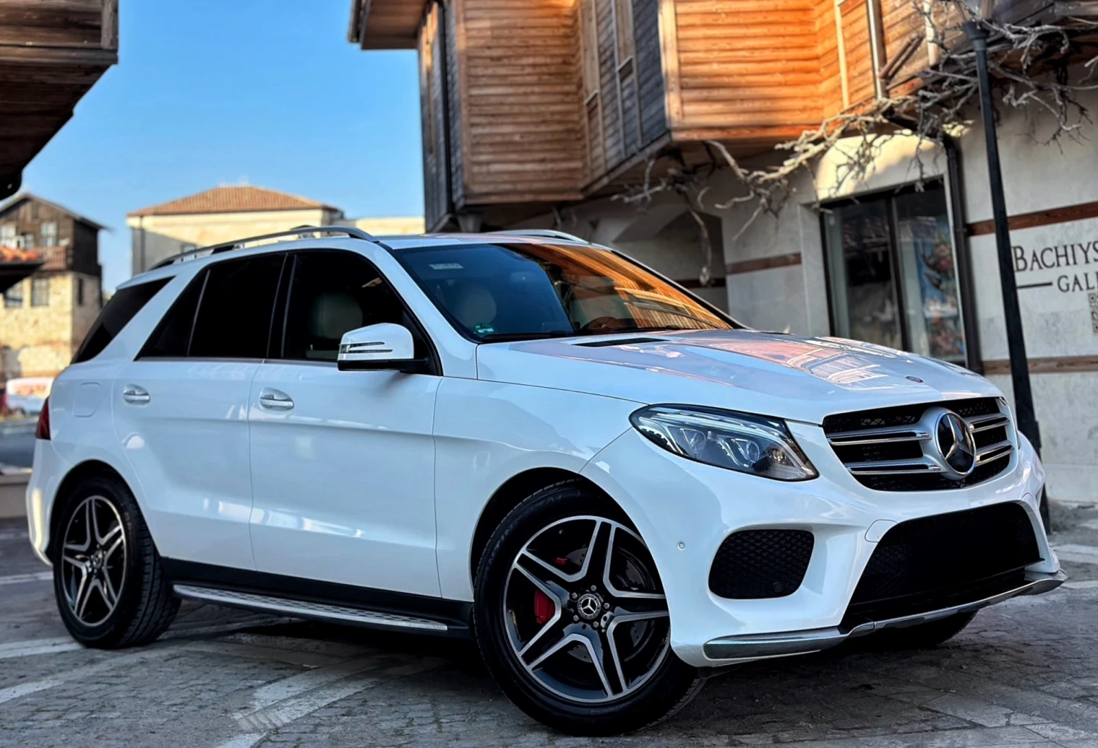 Mercedes-Benz GLE 350 d AMG * * EDITION 1 DESIGNO* * 9G FULL, снимка 3 - Автомобили и джипове - 53979213