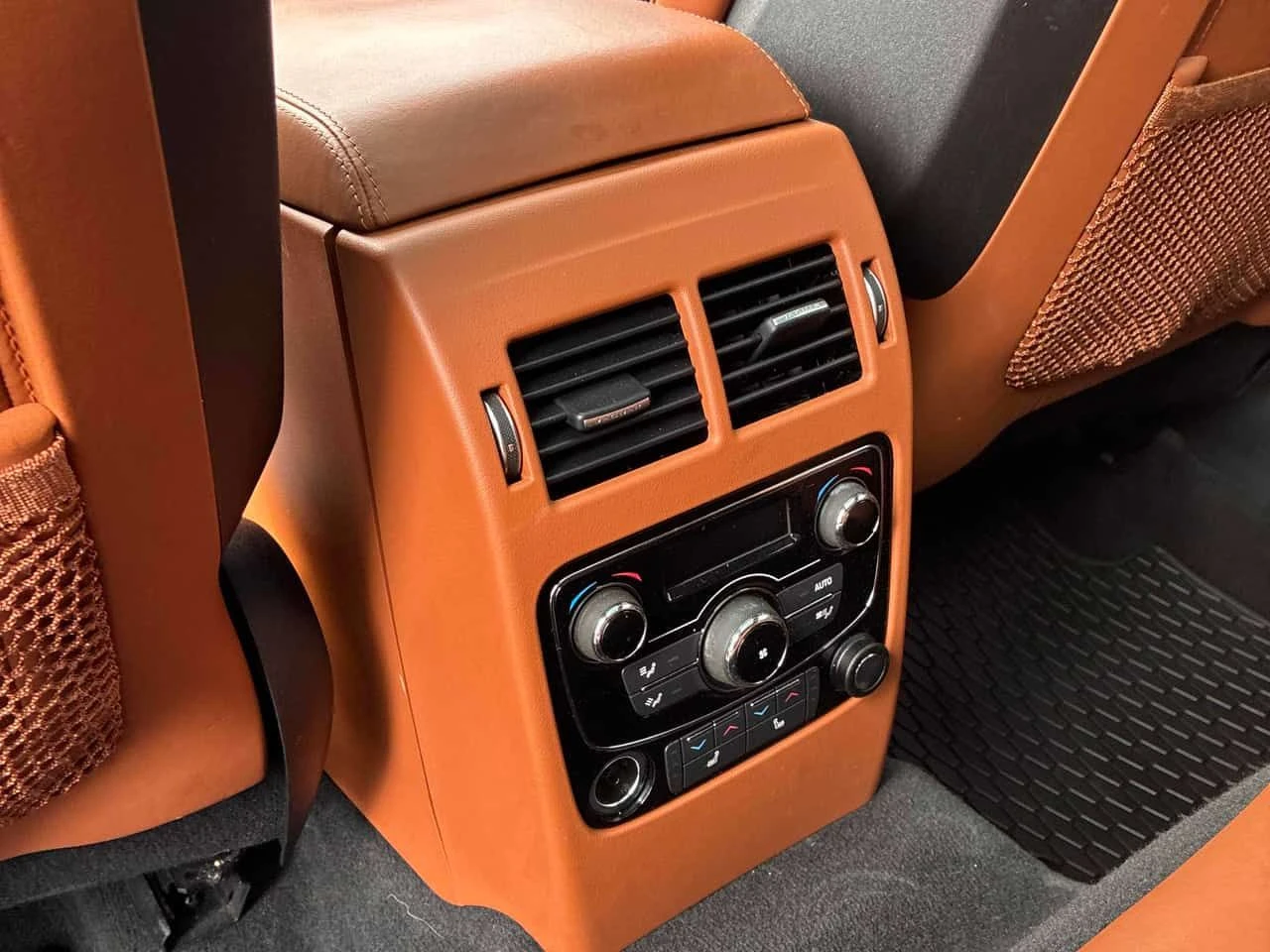 Jaguar F-PACE * SVR * CARFAX * 360 ������ * �������� *  | Mobile.bg � ����������� 11