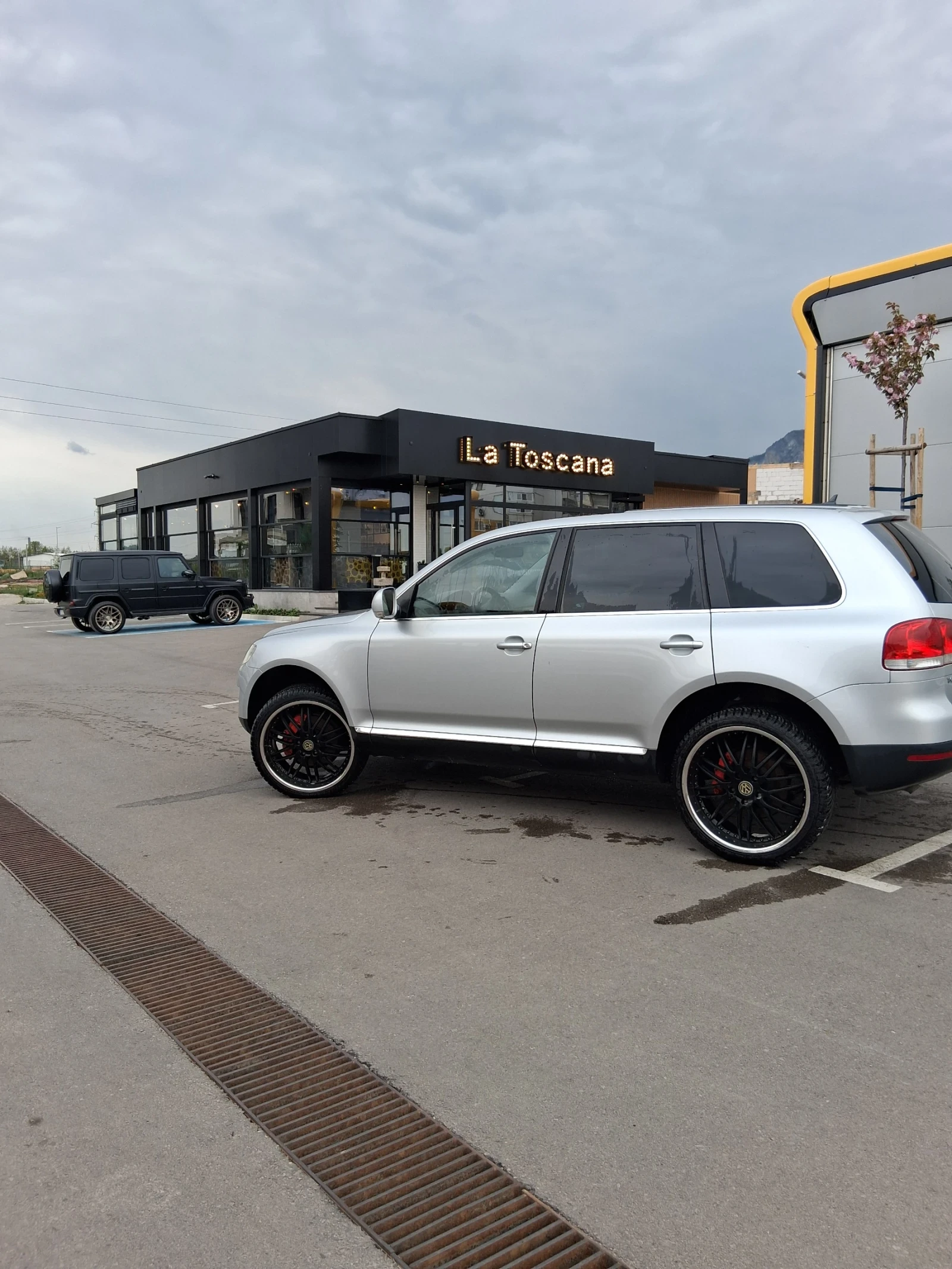 VW Touareg 3.2 240 кс , снимка 3 - Автомобили и джипове - 54366423