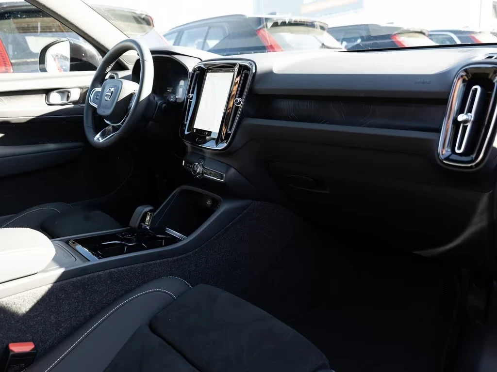 Volvo EX40 Twin Motor AWD Black Edition DISTR MATRIX 360* W/P | Mobile.bg � ����������� 11
