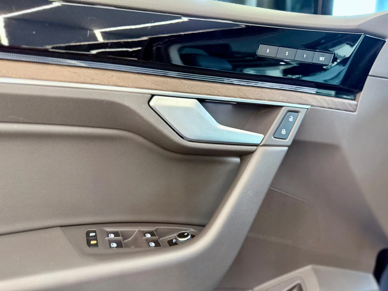 VW Touareg 4 Motion* Pano* Подгрев* Обдух* Лизинг , снимка 7 - Автомобили и джипове - 54626963