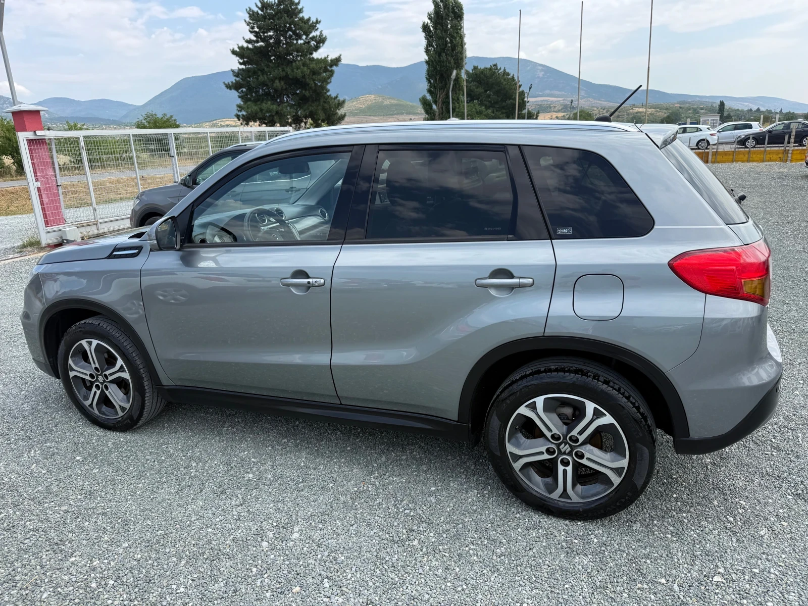Suzuki Vitara (KATO НОВА)^(4x4), снимка 9 - Автомобили и джипове - 55350701