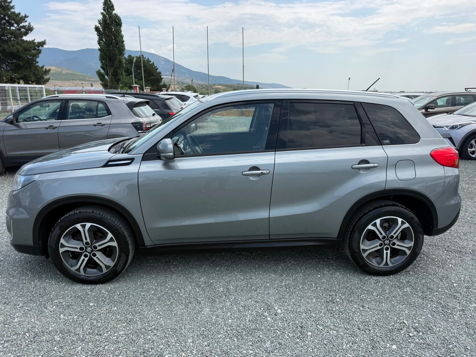 Suzuki Vitara (KATO НОВА)^(4x4), снимка 10 - Автомобили и джипове - 55350701