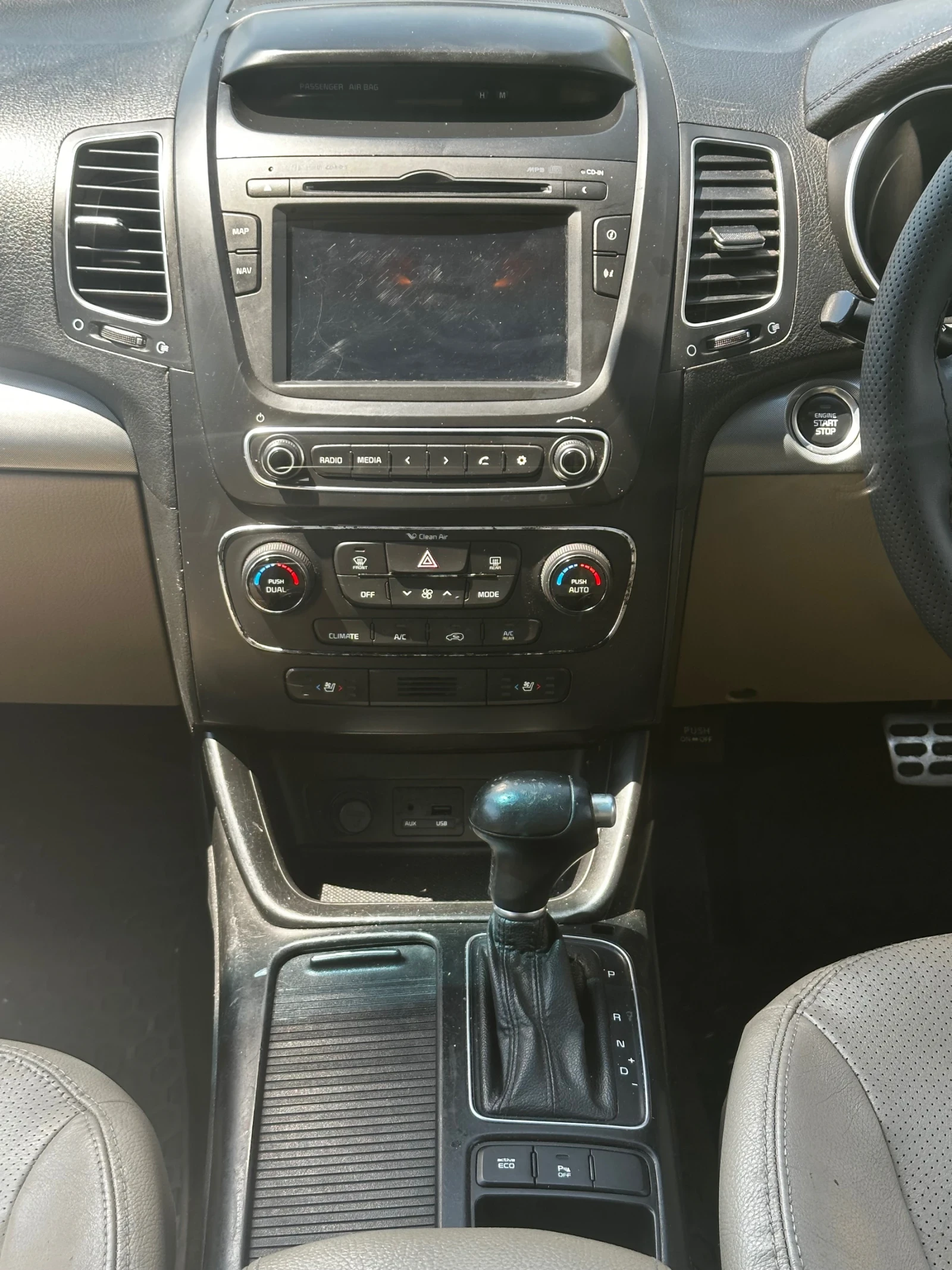 Kia Sorento 2.2 CRDI, снимка 14 - Автомобили и джипове - 55598372