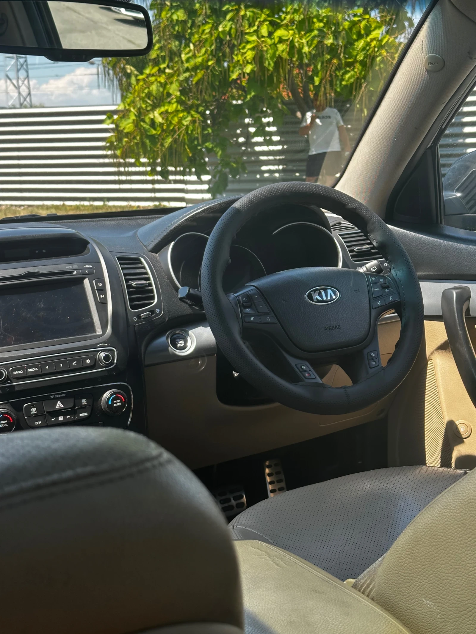Kia Sorento 2.2 CRDI, снимка 12 - Автомобили и джипове - 55598372