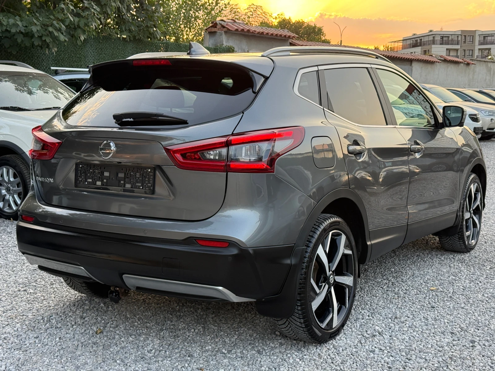 Nissan Qashqai 1.2i/Automatic/Tekna+ /Face/360 Камери, снимка 7 - Автомобили и джипове - 55772414