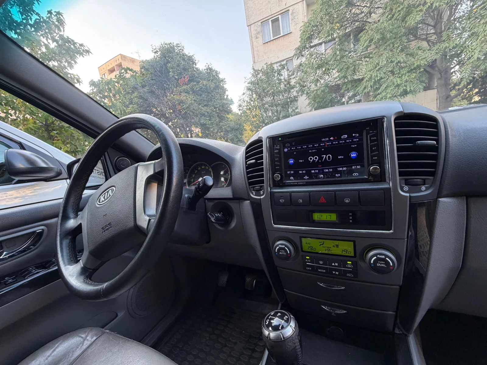 Kia Sorento 2.5 CRDI, снимка 11 - Автомобили и джипове - 55806220