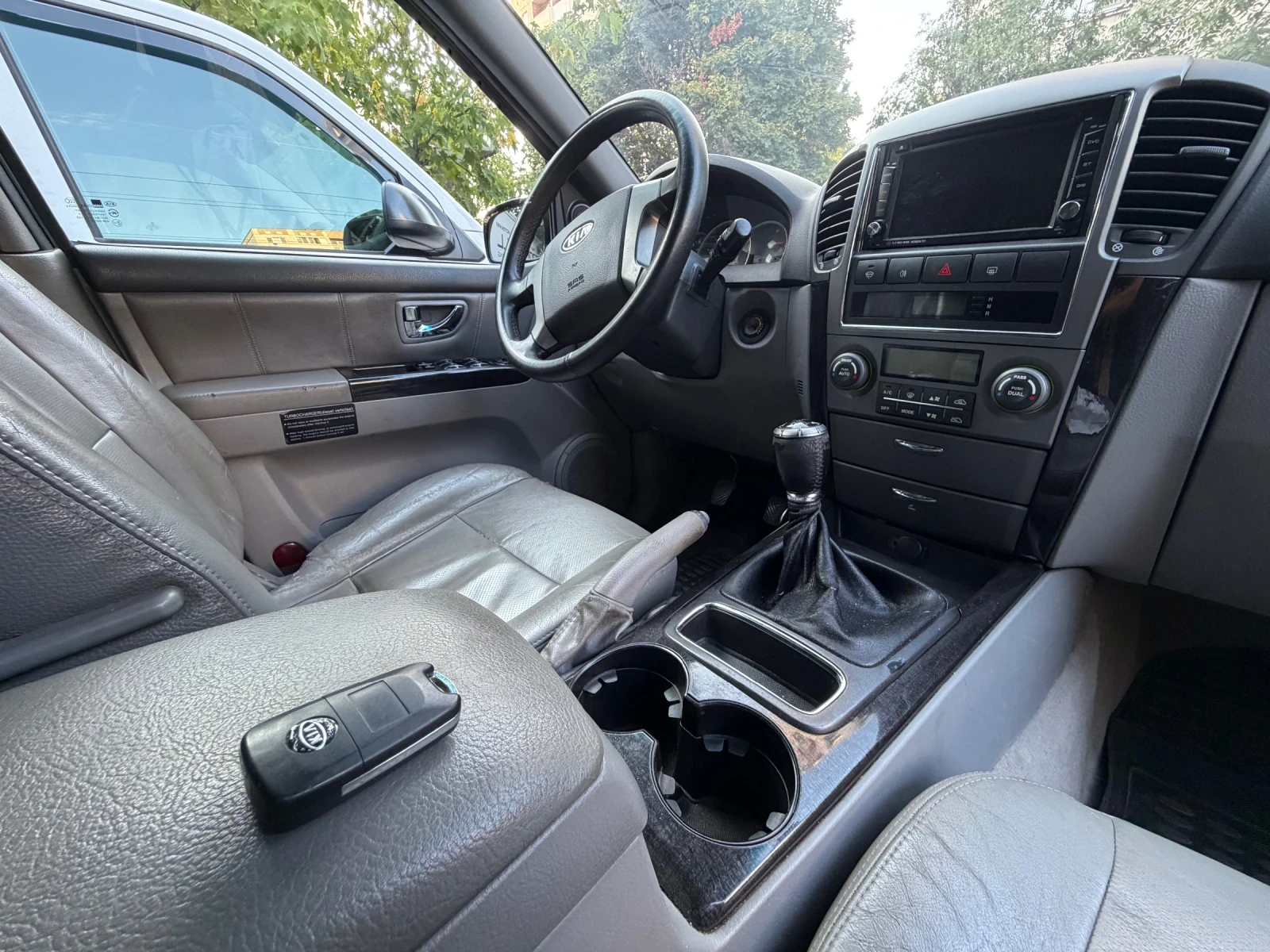 Kia Sorento 2.5 CRDI, снимка 15 - Автомобили и джипове - 55806220