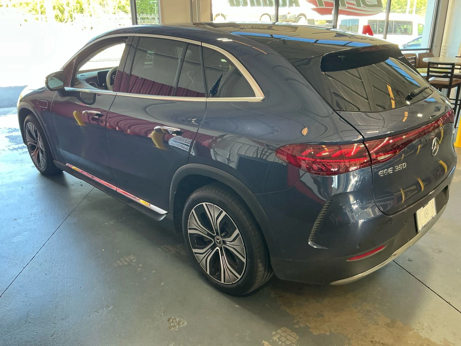 Mercedes-Benz EQE 350+ /4MATIC/PANO/BURM/ОЧАКВАН ВНОС, снимка 4 - Автомобили и джипове - 56138865