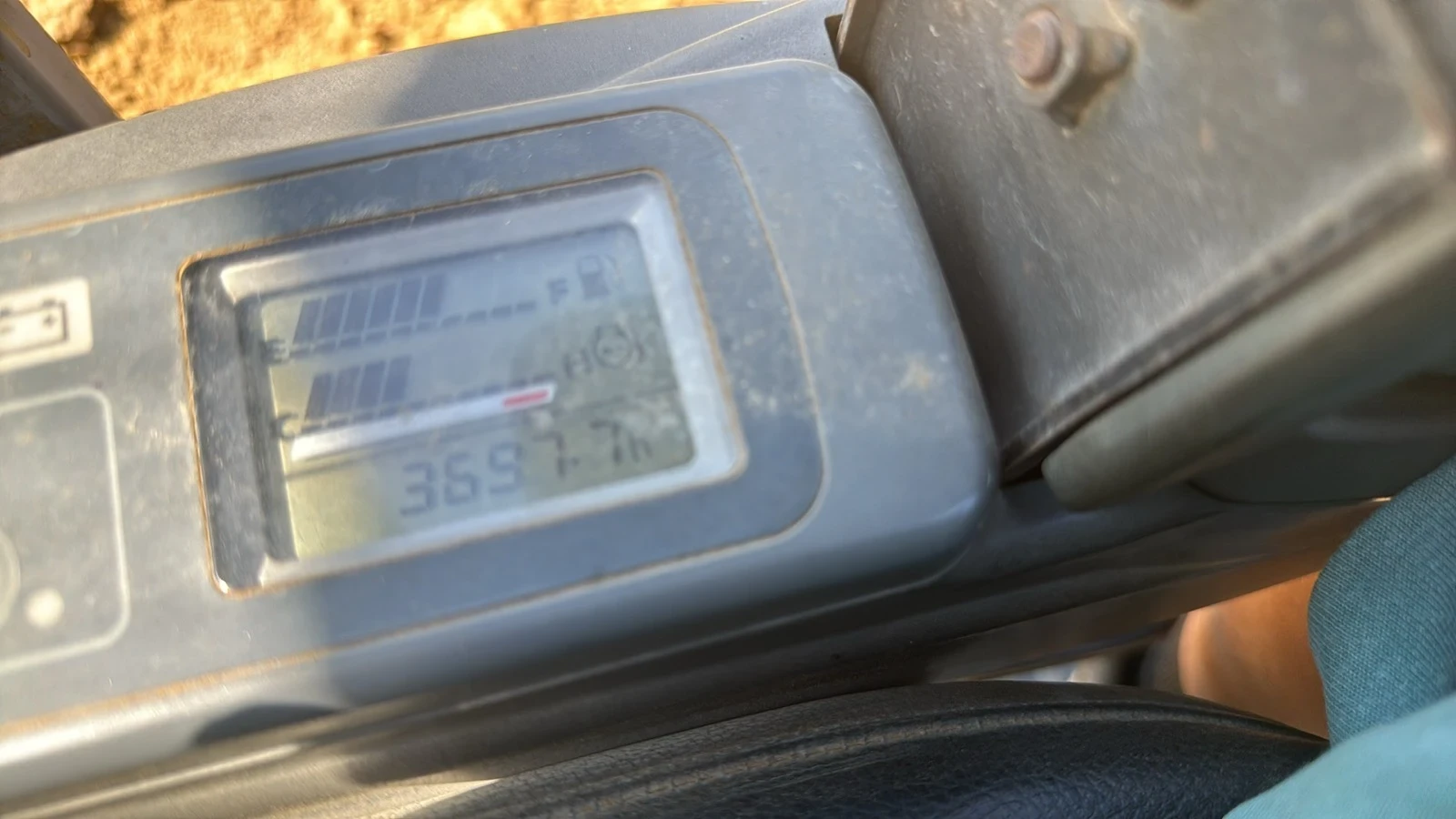 Багер Hitachi ZX18 CLR, снимка 10 - Индустриална техника - 55629731