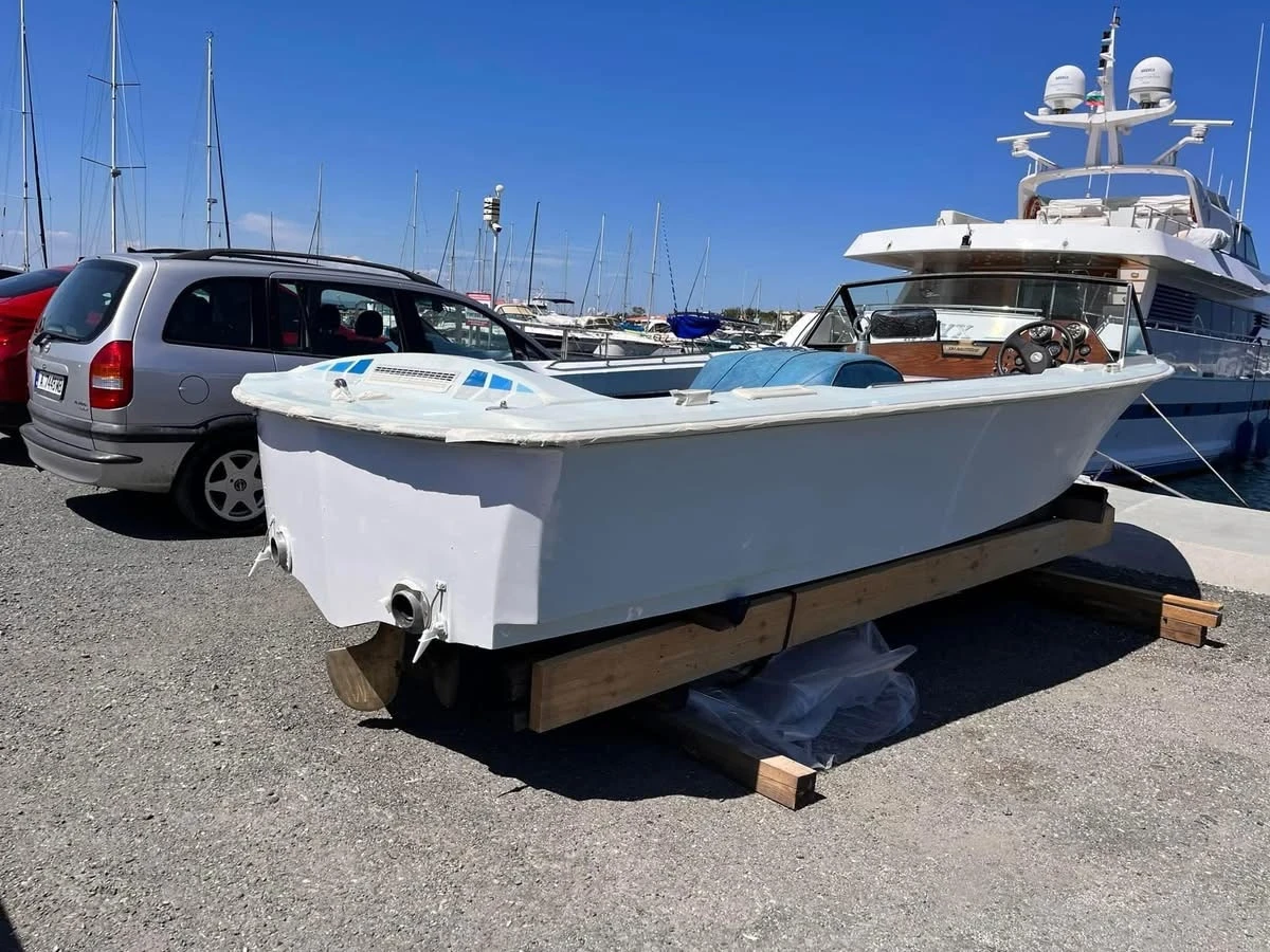 Моторна яхта Correct Craft Ski Nautique 2001 - изображение 2