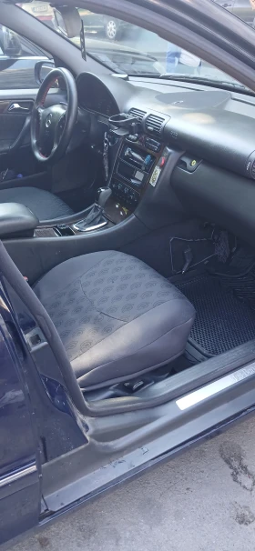 Mercedes-Benz C 220, снимка 12