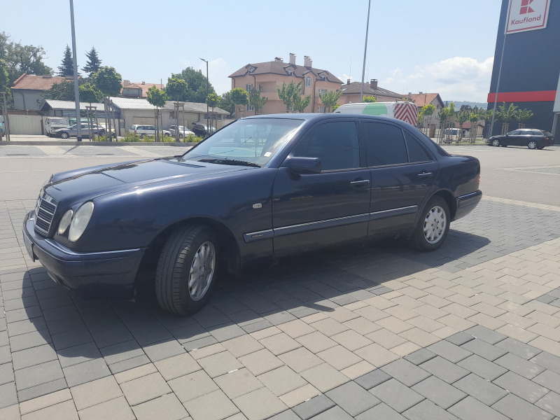 Mercedes-Benz 200, снимка 11 - Автомобили и джипове - 46418574