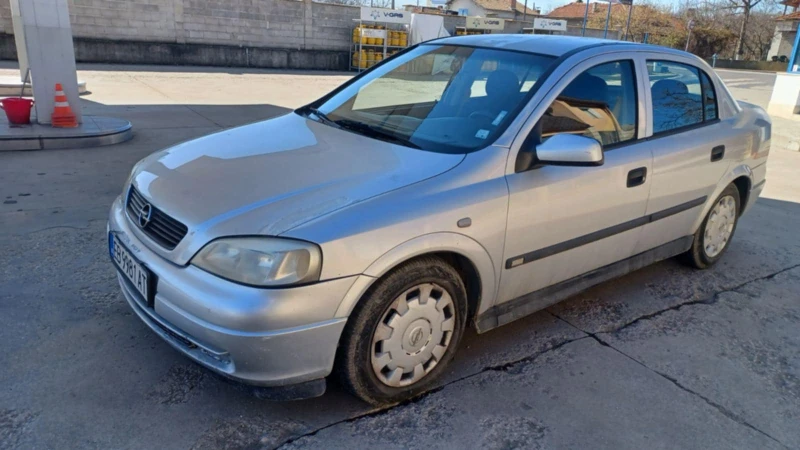 Opel Astra, снимка 1 - Автомобили и джипове - 49379639