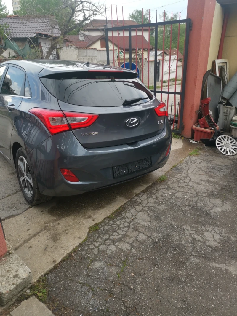 Hyundai I30 1.4 бензин  99 коня, снимка 5 - Автомобили и джипове - 49989993