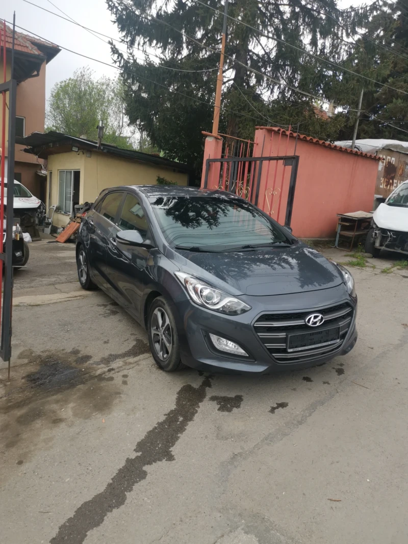 Hyundai I30 1.4 бензин  99 коня, снимка 2 - Автомобили и джипове - 49989993