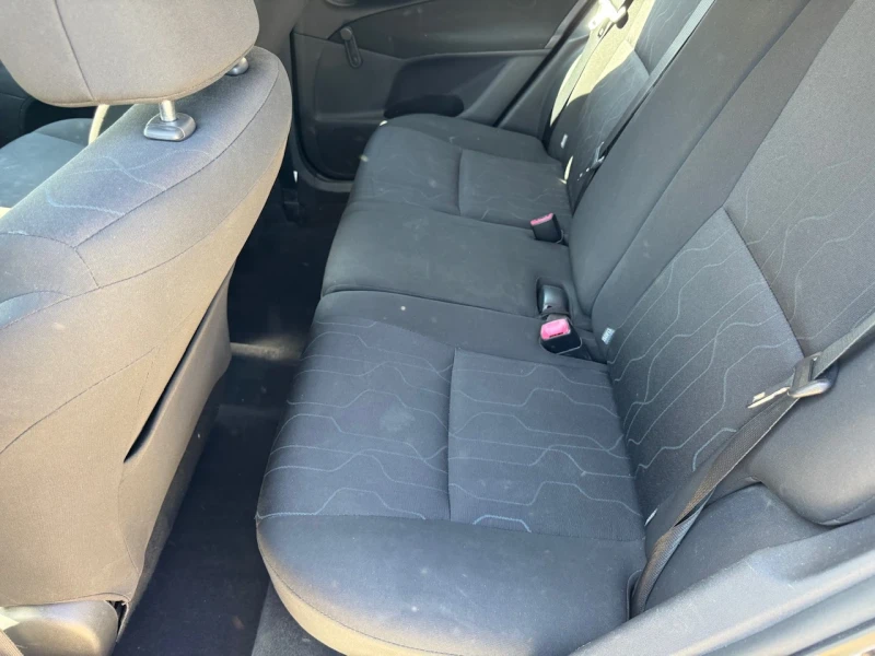 Toyota Auris 1.33i Facelift/Климатик, снимка 10 - Автомобили и джипове - 51956742