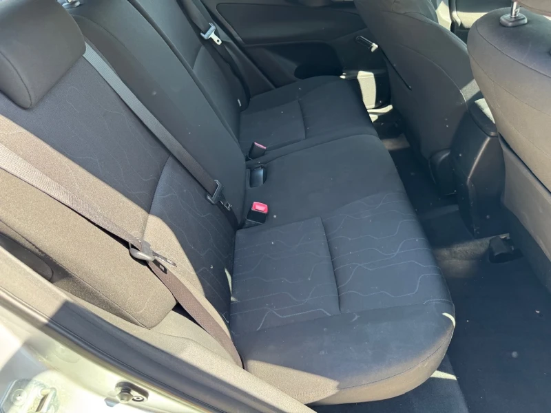 Toyota Auris 1.33i Facelift/Климатик, снимка 11 - Автомобили и джипове - 51956742