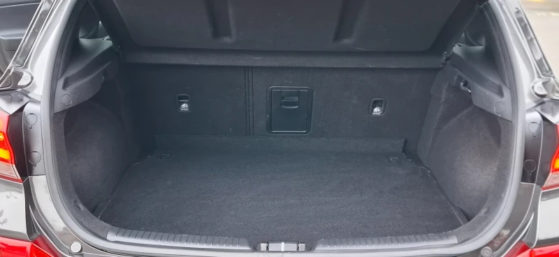 Hyundai I30 1.6 Euro 6 Moon rock Distronic Лимитирана!!, снимка 11 - Автомобили и джипове - 52467993