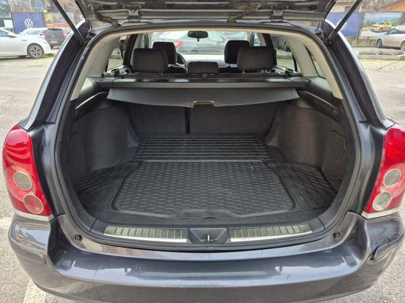 Toyota Avensis 2.0 D-4D | Нови дюзи | 2 комплекта гуми, снимка 6 - Автомобили и джипове - 53414873