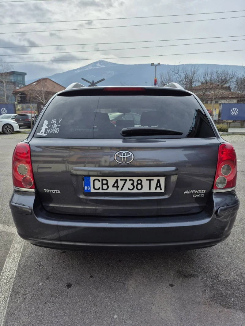 Toyota Avensis 2.0 D-4D | Нови дюзи | 2 комплекта гуми, снимка 4 - Автомобили и джипове - 53414873