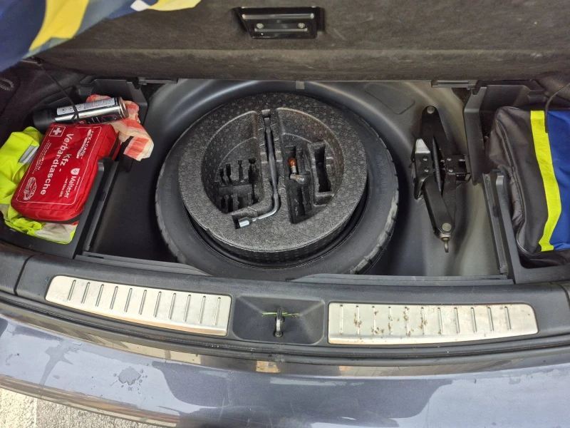 Toyota Avensis 2.0 D-4D | Нови дюзи | 2 комплекта гуми, снимка 12 - Автомобили и джипове - 53414873