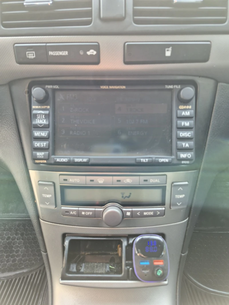 Toyota Avensis 2.0 D-4D | Нови дюзи | 2 комплекта гуми, снимка 8 - Автомобили и джипове - 53414873